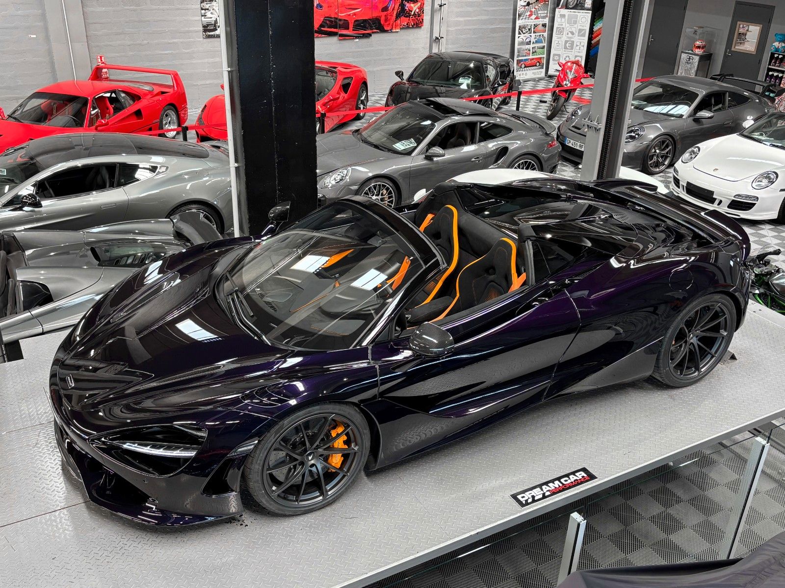 MCLAREN 750S