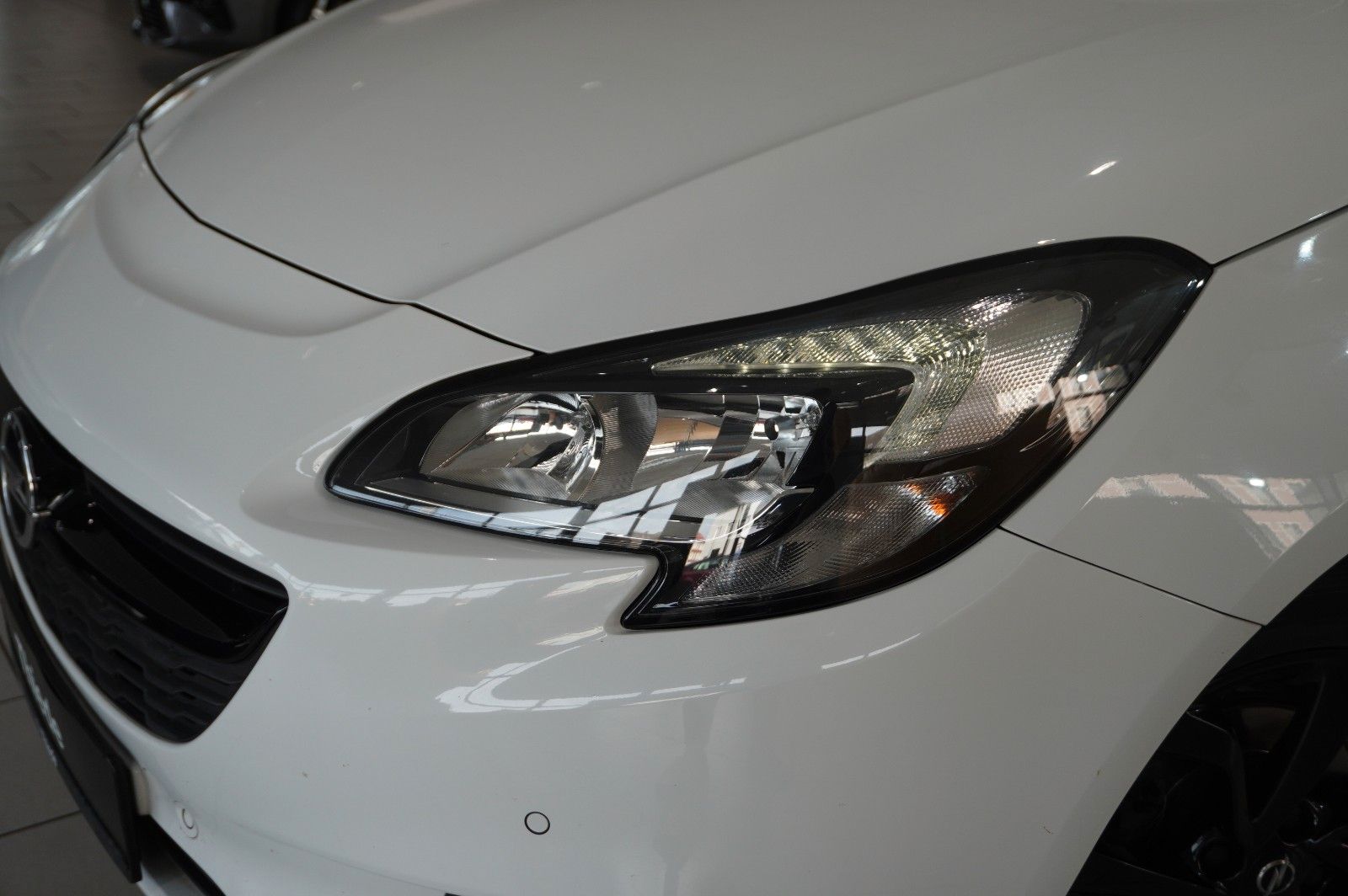 Fahrzeugabbildung Opel Corsa E 1.2 COLOR EDIT. AUTOM. LED/SHZ/SPORT/USB