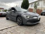 Volkswagen Golf VIII Style TOTW SPUR ACC LED VIRT SITZHZG - mit CNG-Antrieb: Limousine