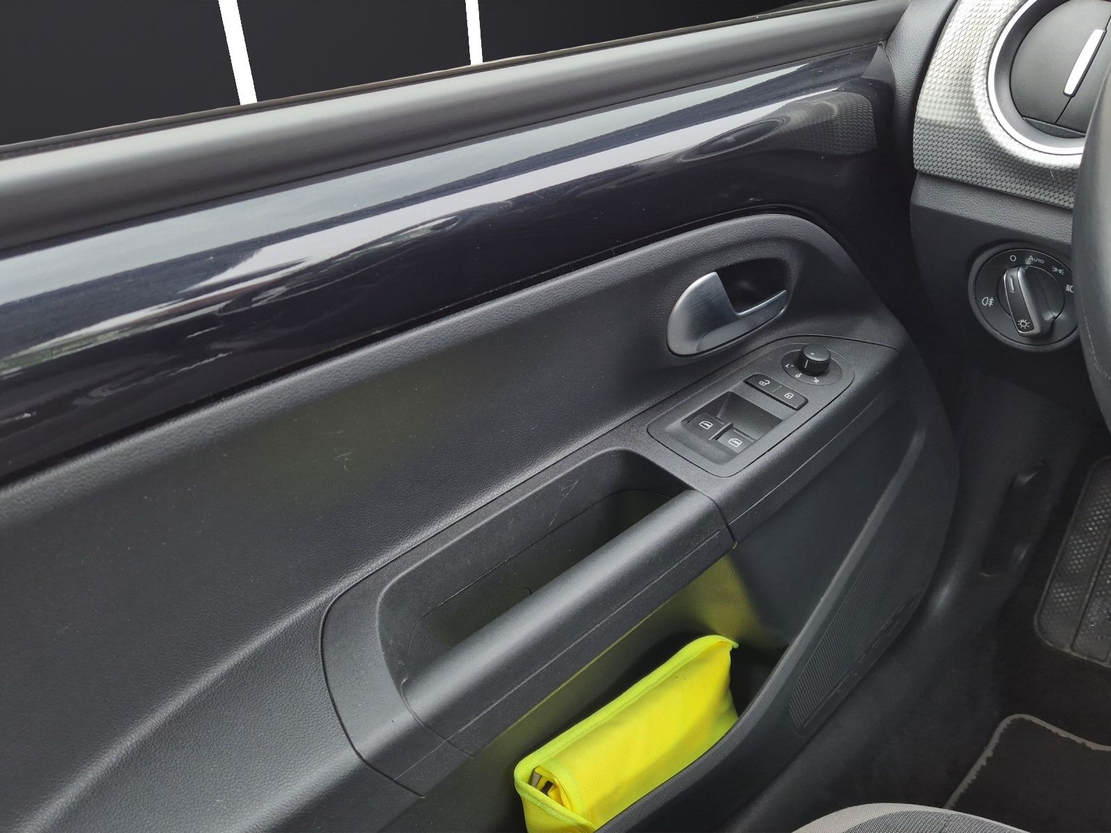 Fahrzeugabbildung Volkswagen up! e-up! Style Plus Matrix AID Klima GRA PDC SH