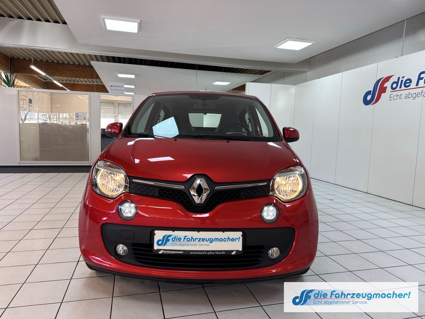 Fahrzeugabbildung Renault Twingo Experience DAB Tel.-Vorb. Berganfahrass.
