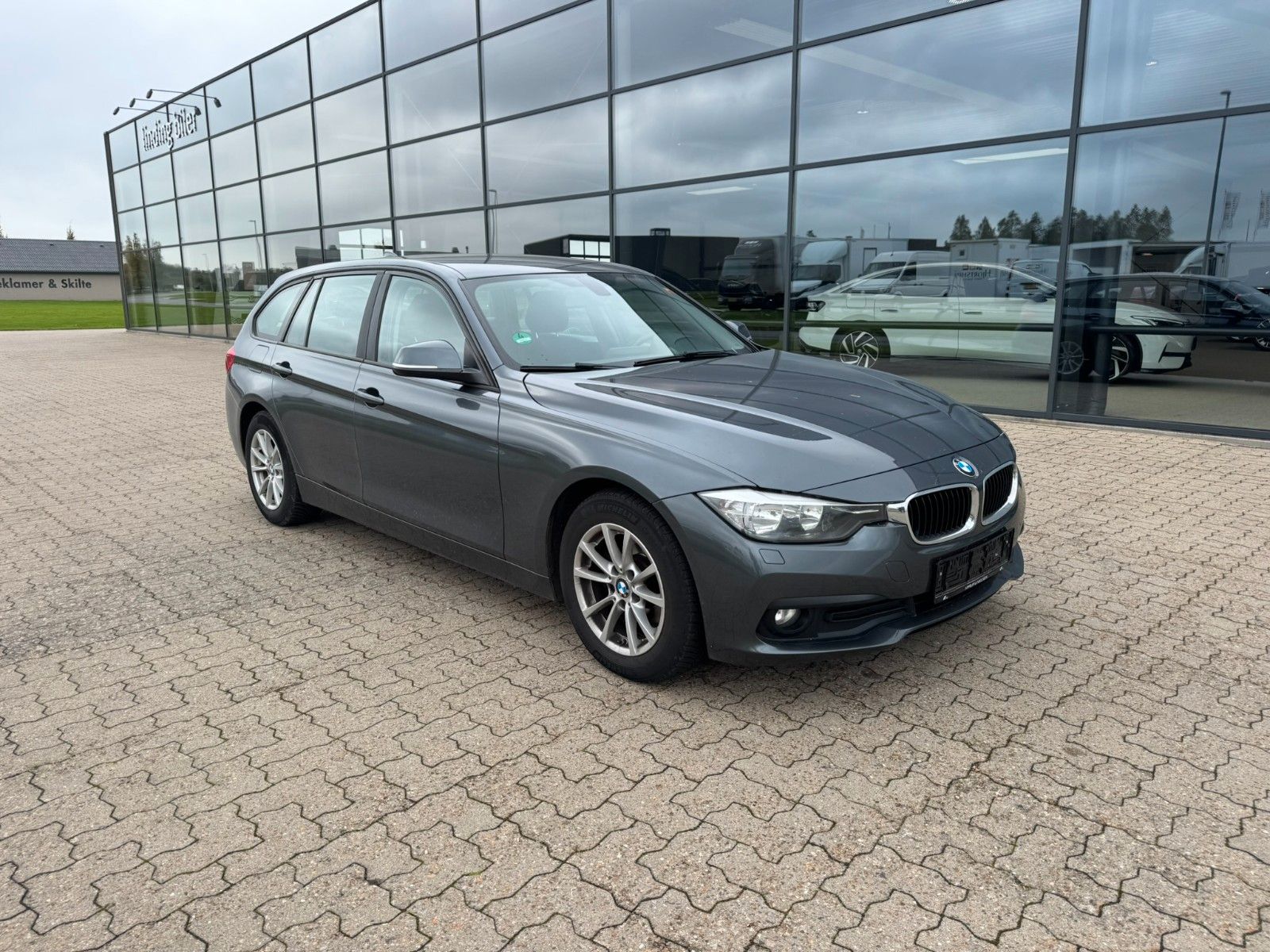 2016 BMW 320