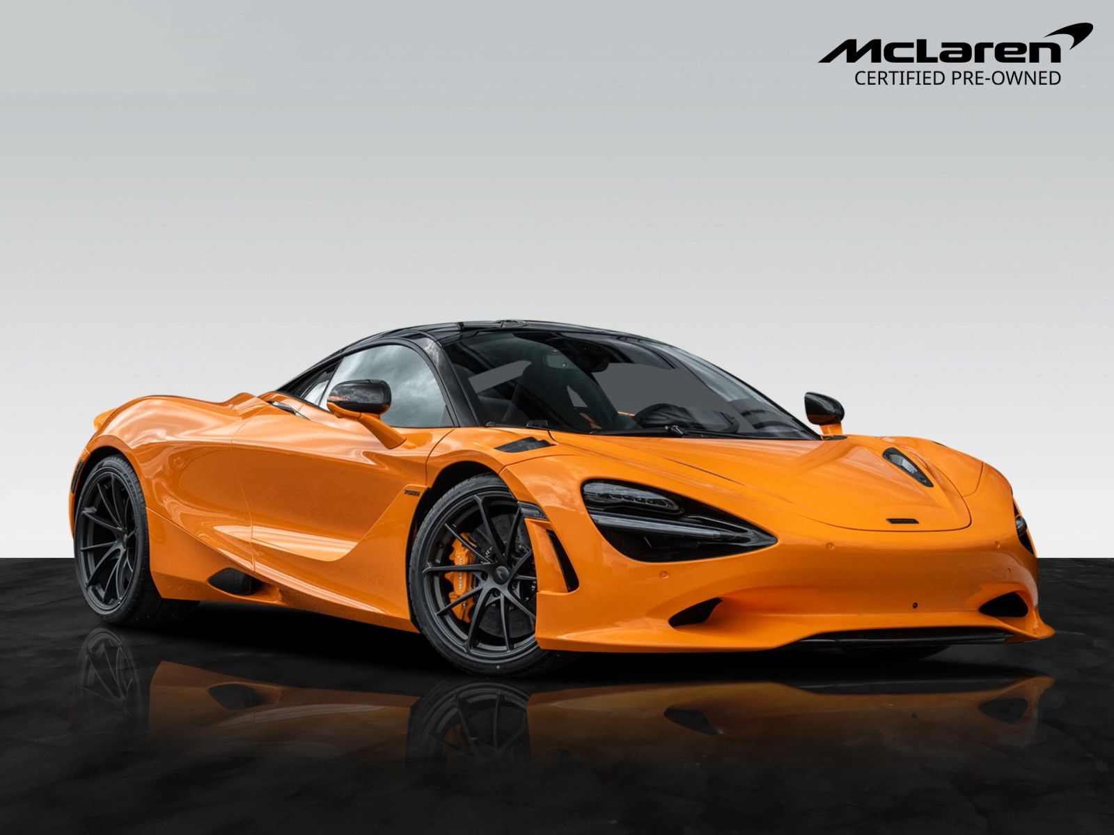 McLaren 750S Coupé MY27 | Carbon Exterior | B&W