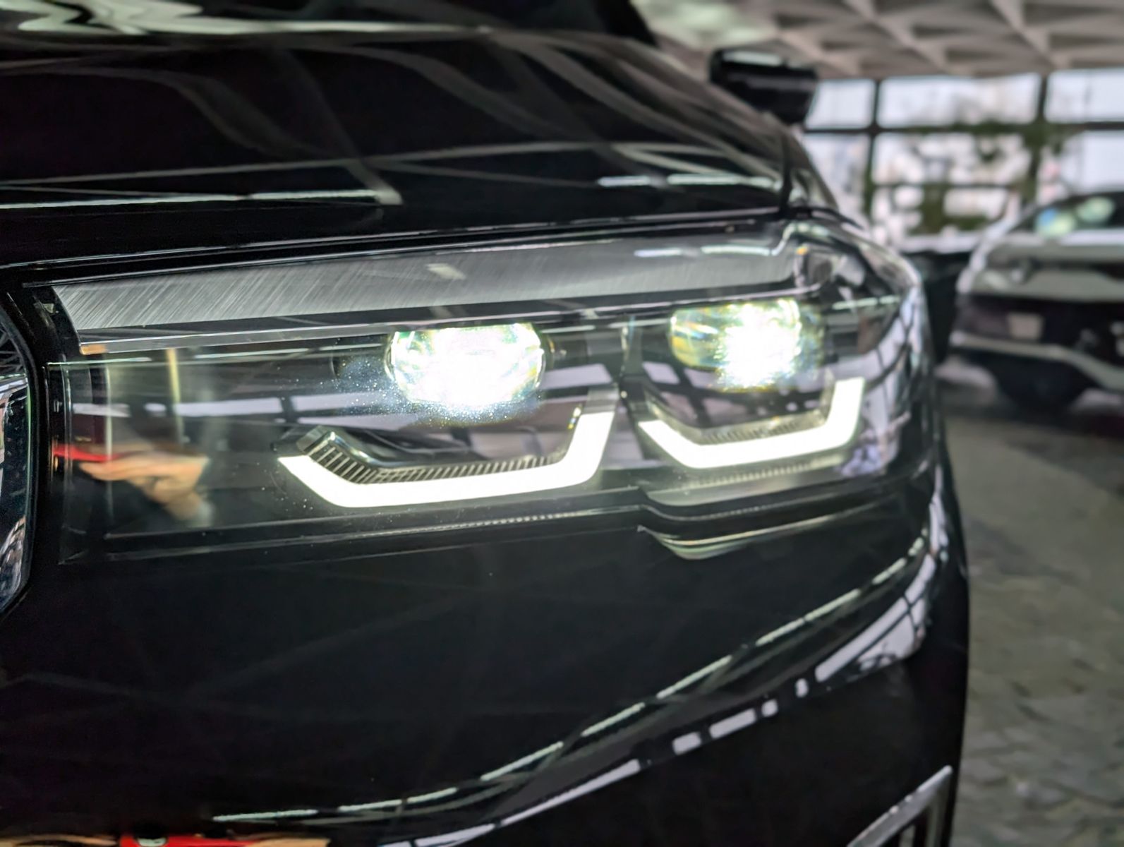 Fahrzeugabbildung BMW 530 e Luxury Line SPORT PANO LED KAM LEDER AHK