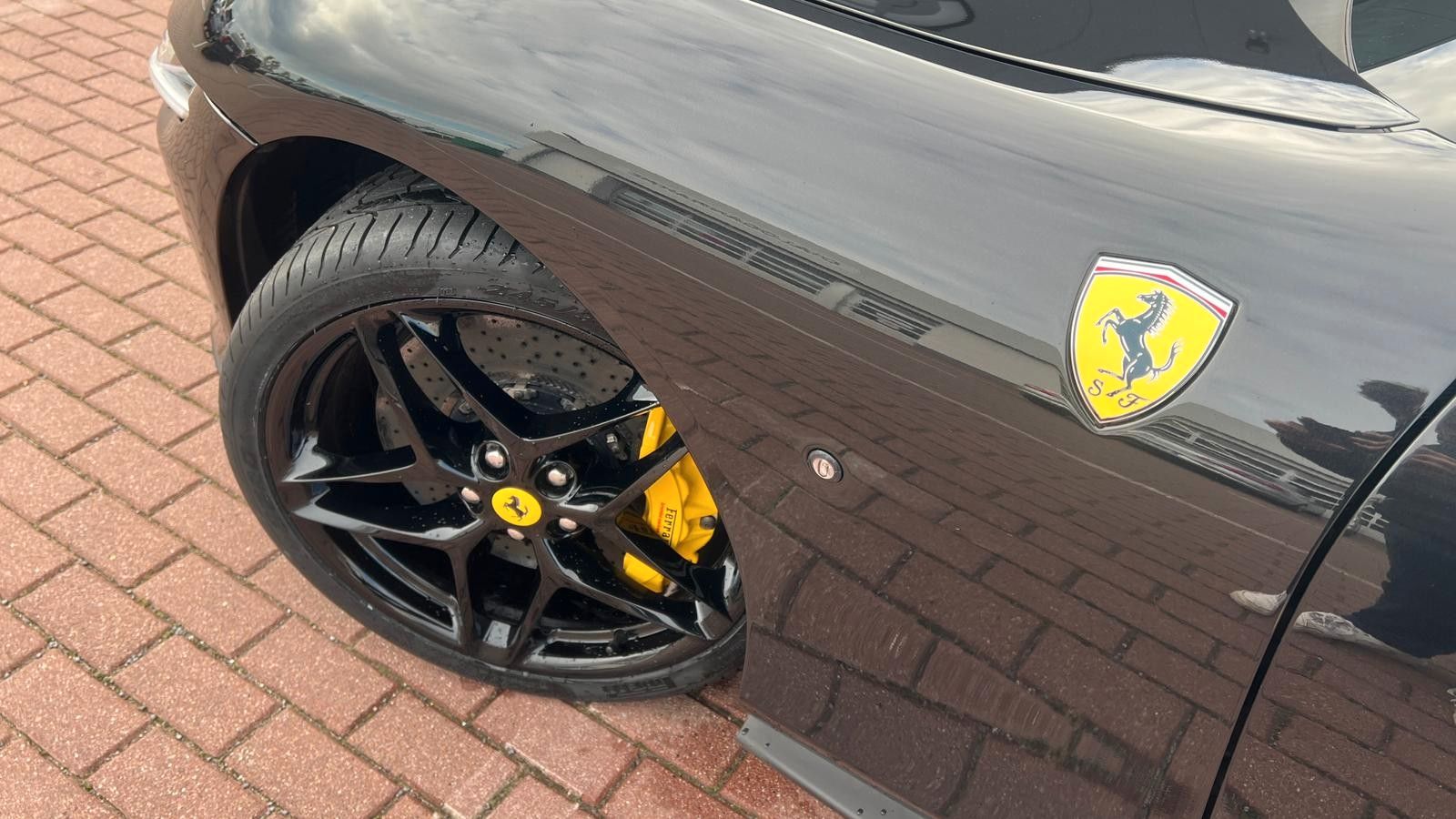 Fahrzeugabbildung Ferrari Roma 3.9 T V8 DCT *Mietkauf