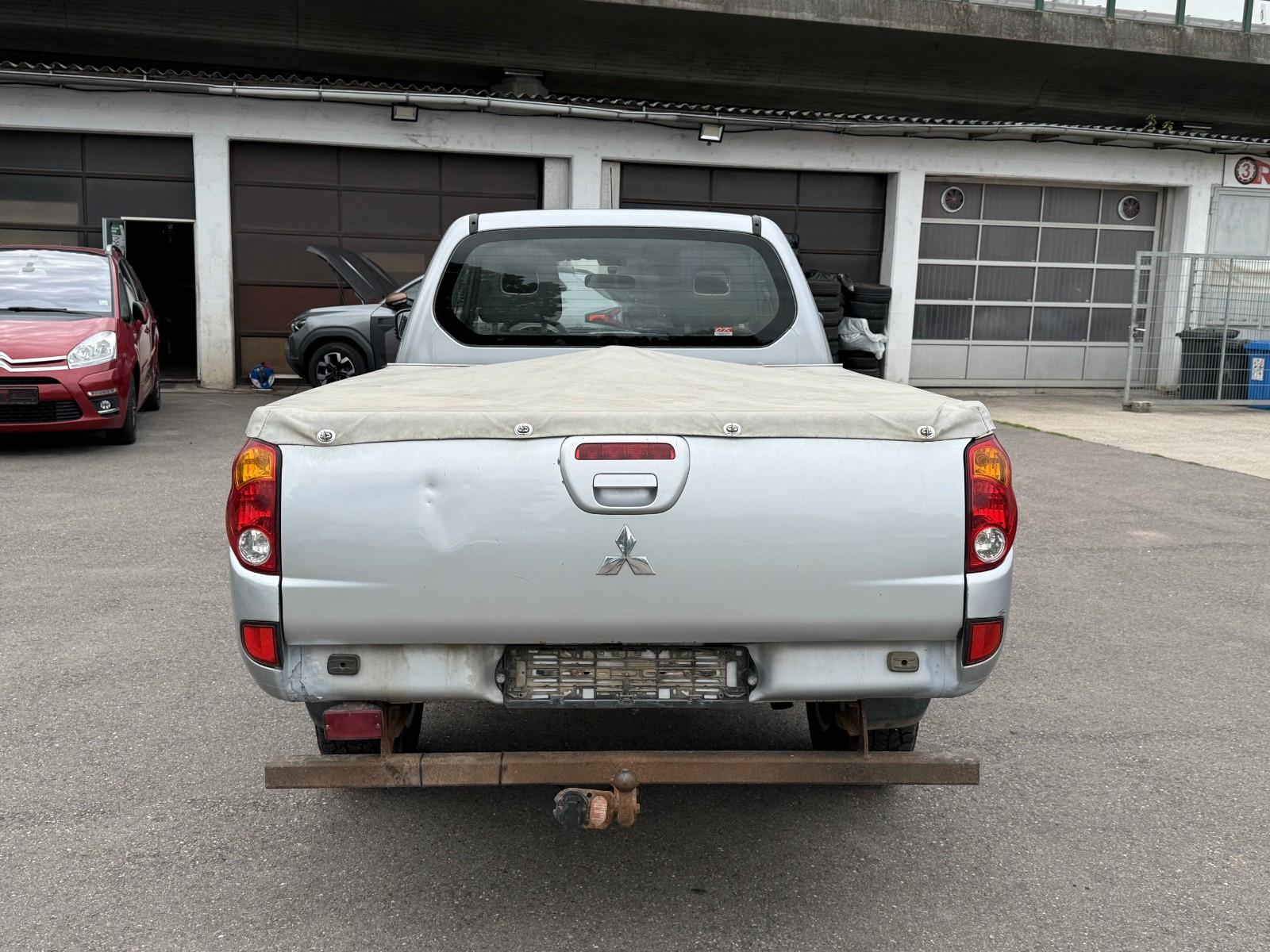 Mitsubishi L200 2.5D Invite ClubCab 4WD AHK Klima Tüv 08.27