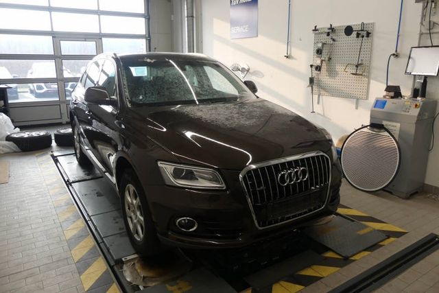 Audi Q5 2.0 TDI  quattro*Bi-XENON*LEDER-BRAUN*AHK