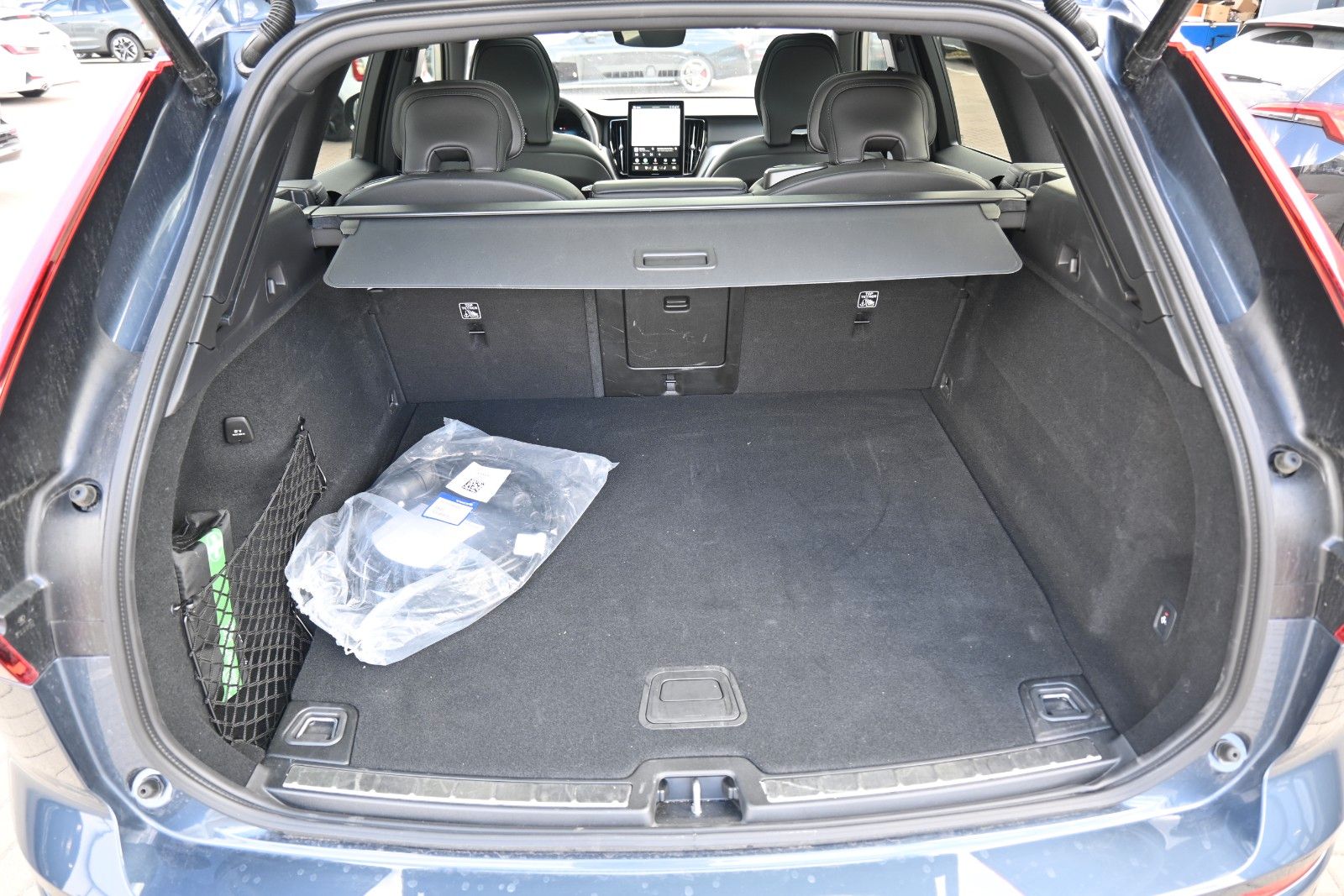 Fahrzeugabbildung Volvo XC60 T8 RC AWD Plus Black Edition*360*Facelift