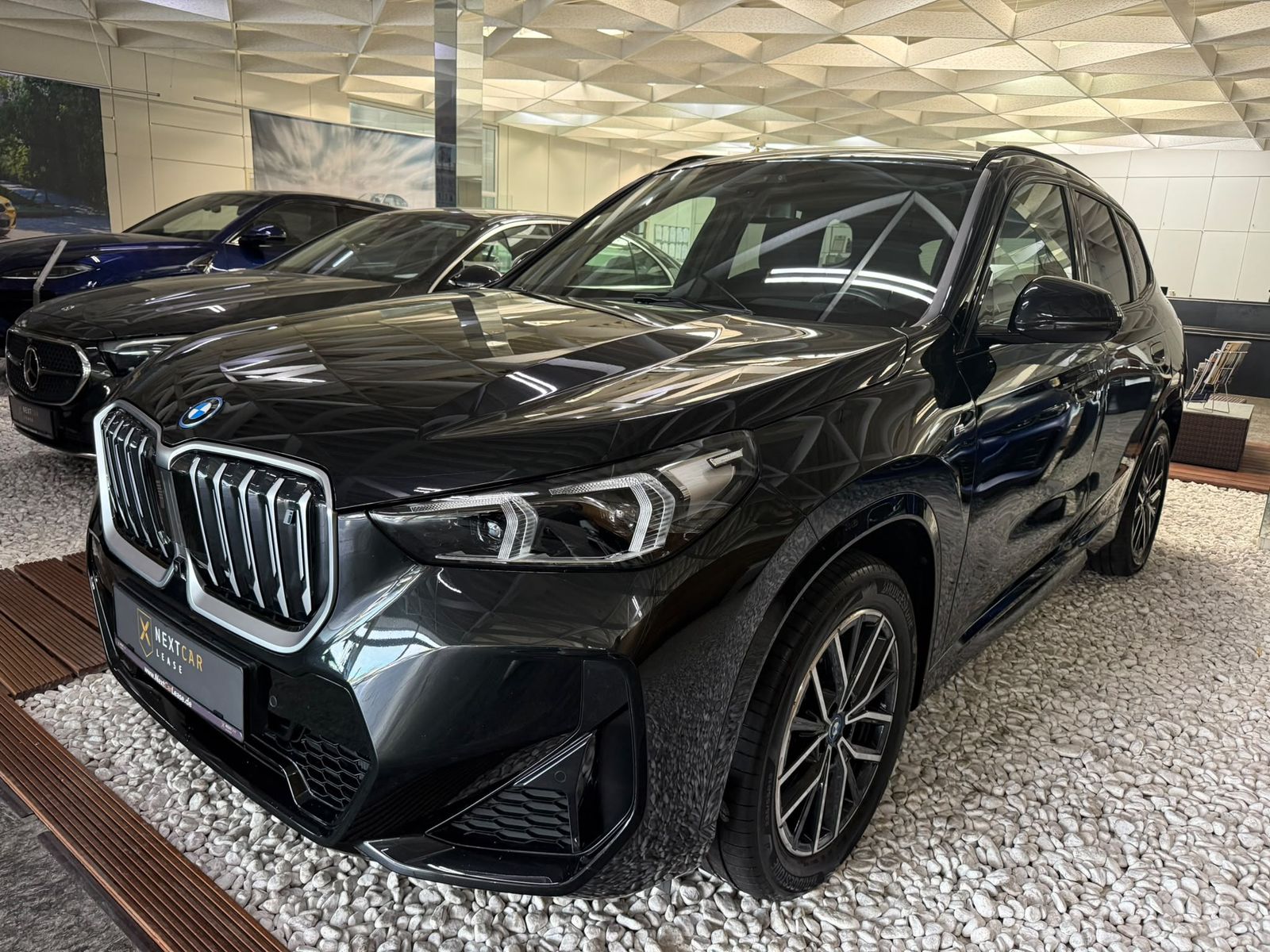 BMW iX1 30 xDrive M Sport Pano H/K Park.HUD SHz