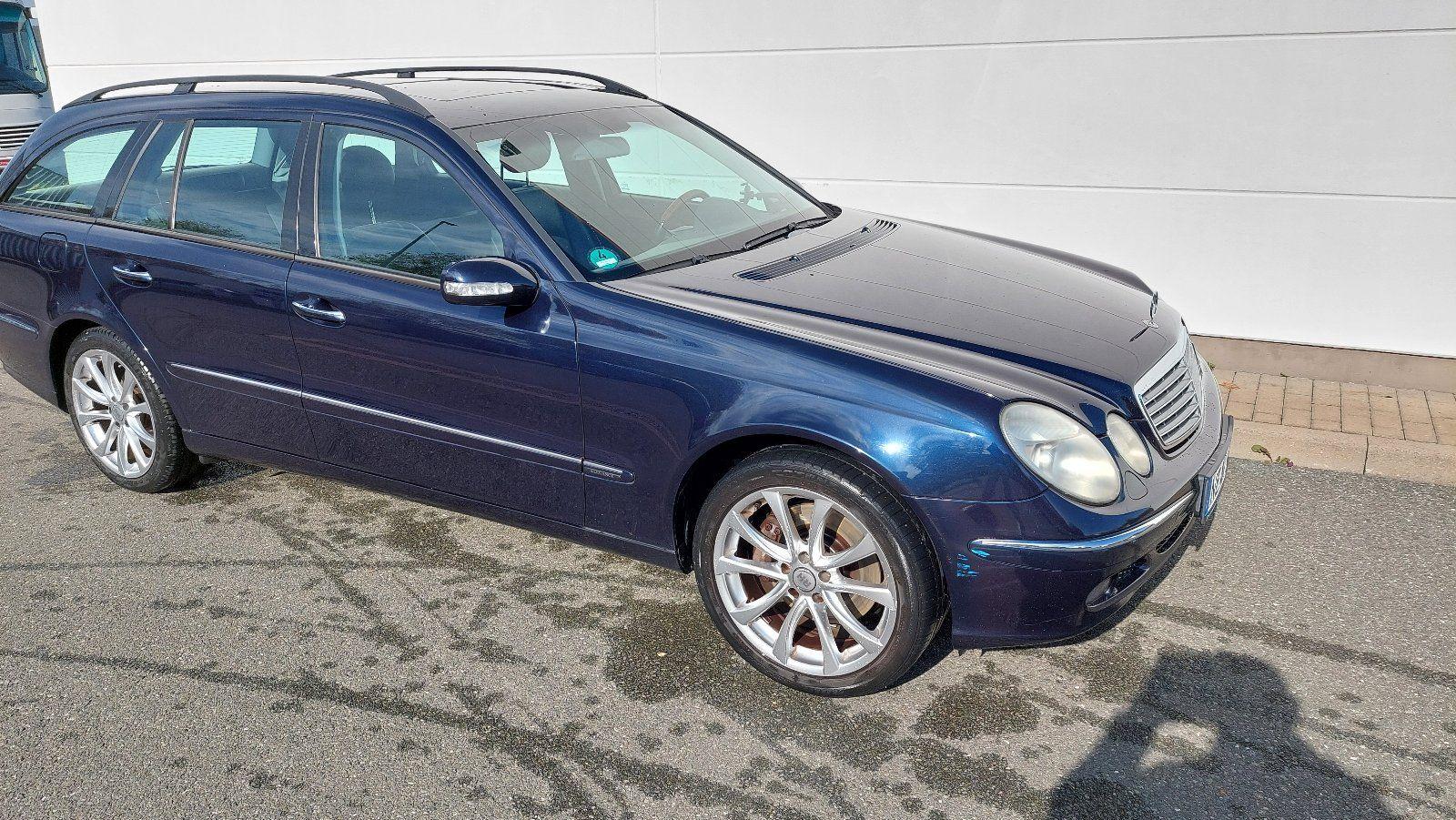 Mercedes-Benz E500 2005 — interior