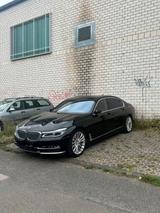 BMW 750LI *individuall B&W *Voll Verkauf/T... - gebrauchte BMW 750 aus dem Jahr 2015