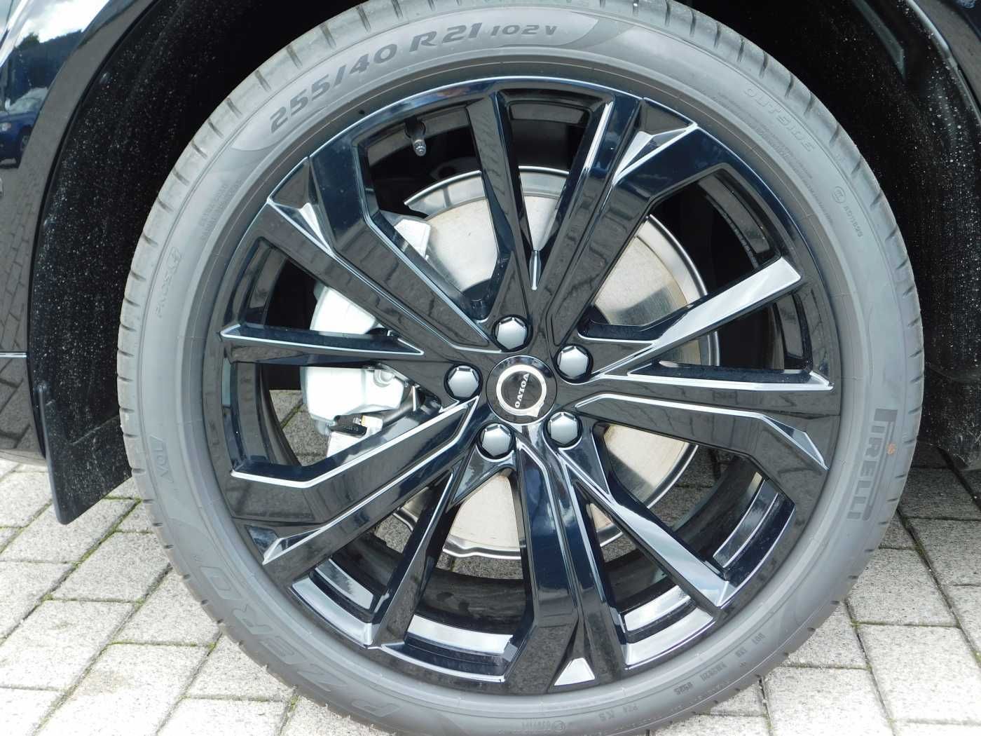 Fahrzeugabbildung Volvo XC60 T8 AWD Plus Black Edit. 'HEAD-UP-DISPLAY'