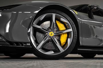2021 Ferrari SF90 照片 3