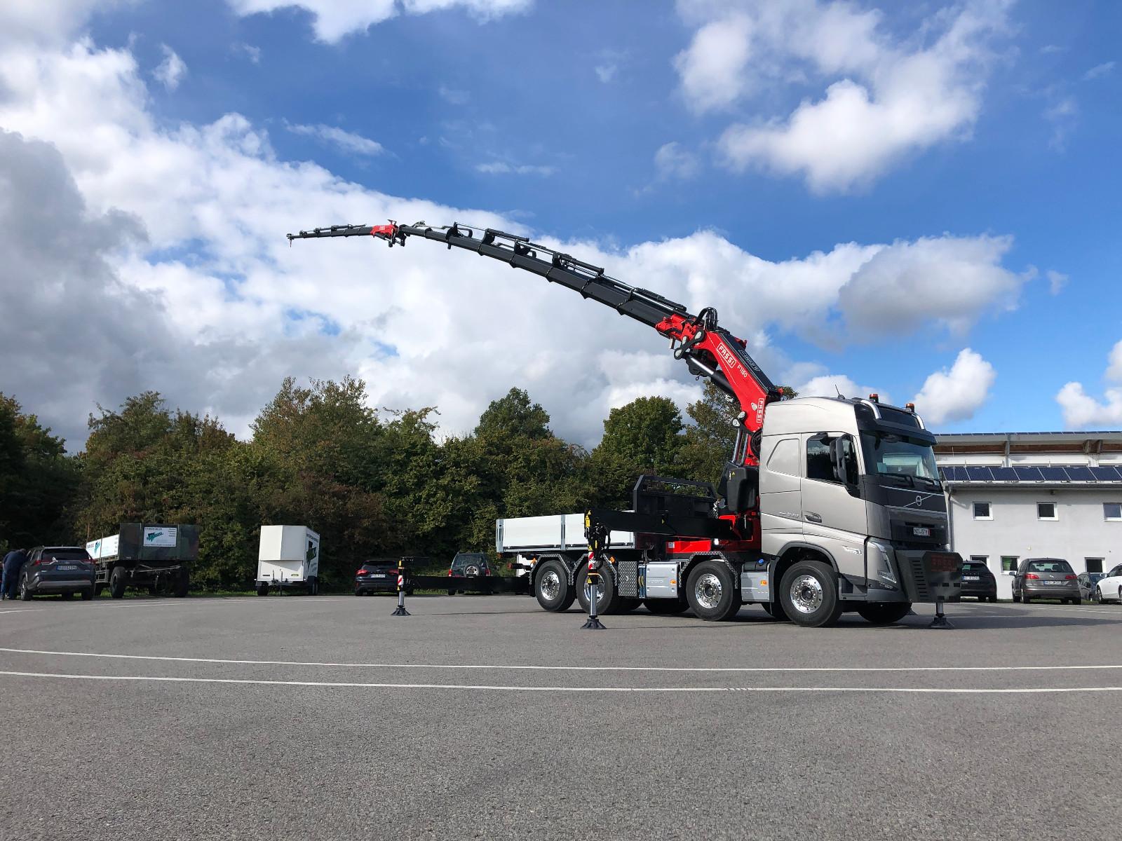 Volvo 20 " Cont mit FASSI F1150 RA2.28L616 - WINDE
