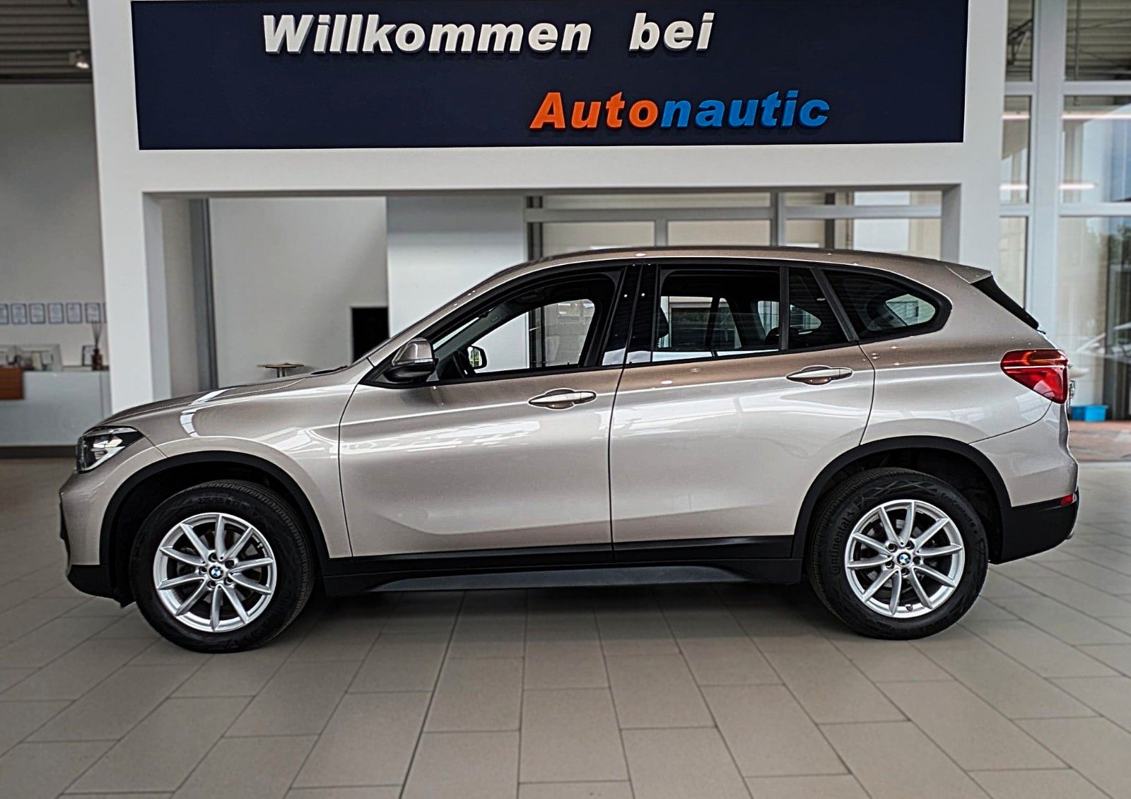 BMW X1 sDrive 18 d AUT. NAVI SITZH. 1.Hd SCHECKH.BMW foto 6