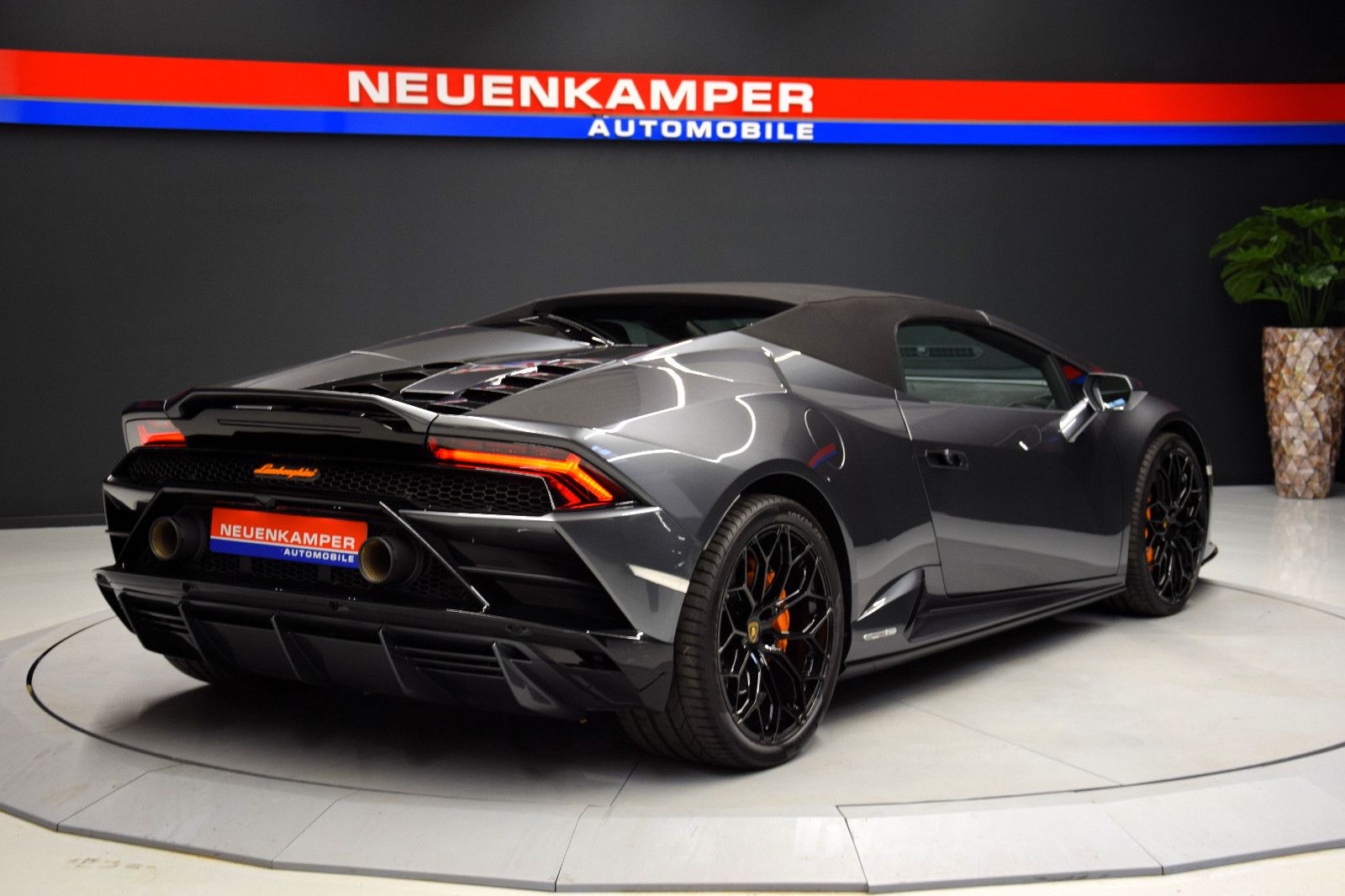 Fahrzeugabbildung Lamborghini Huracán EVO Spyder Carbon Lift Approved +Service