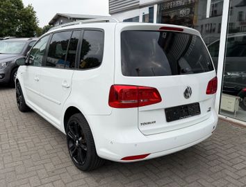 Volkswagen Touran - 4