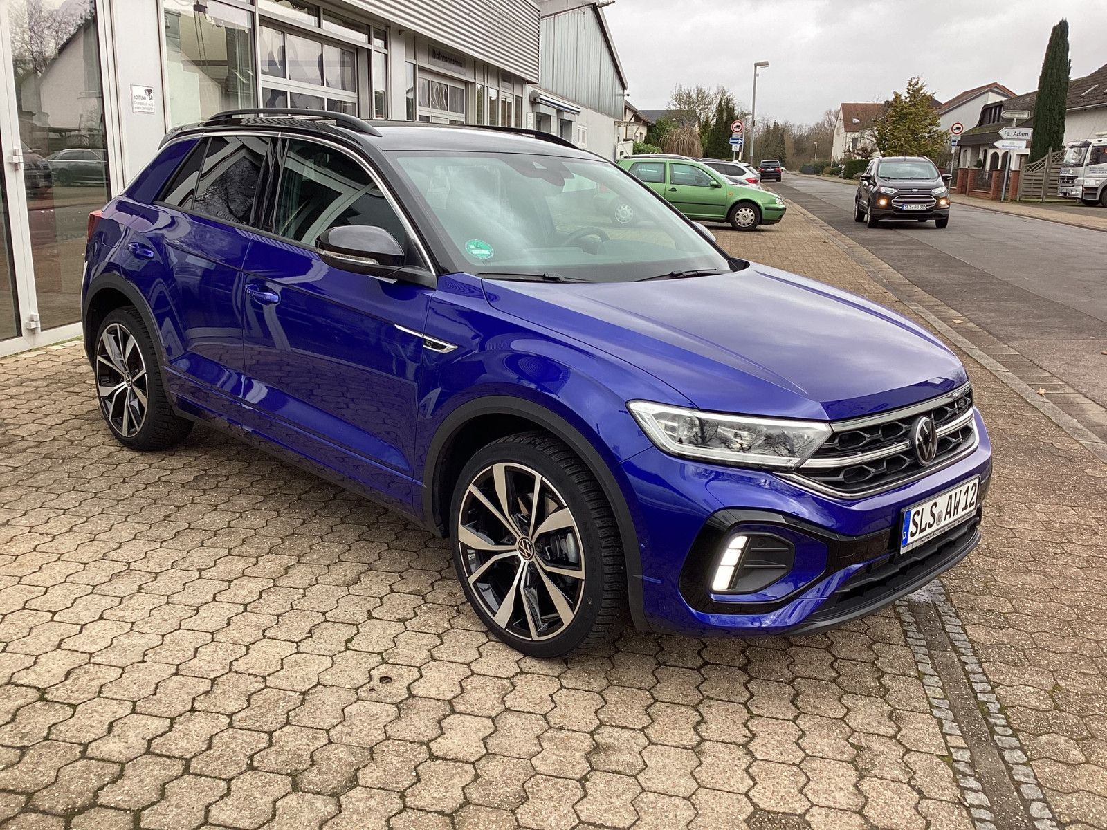 Fahrzeugabbildung Volkswagen T-Roc R-line 1.5TSI DSG Navi IQ.Light ACC Kamera