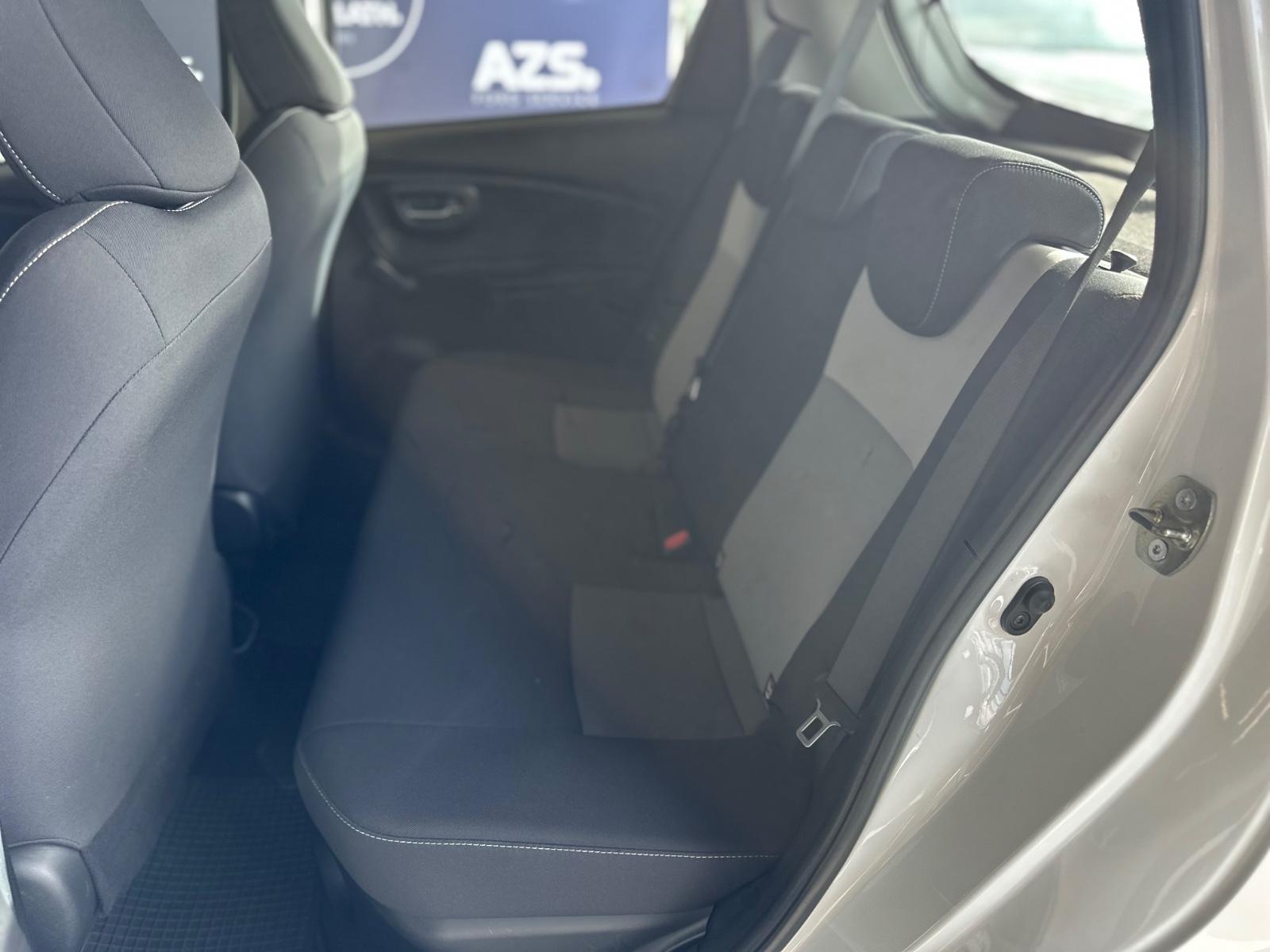 Toyota Yaris Hybrid Team D