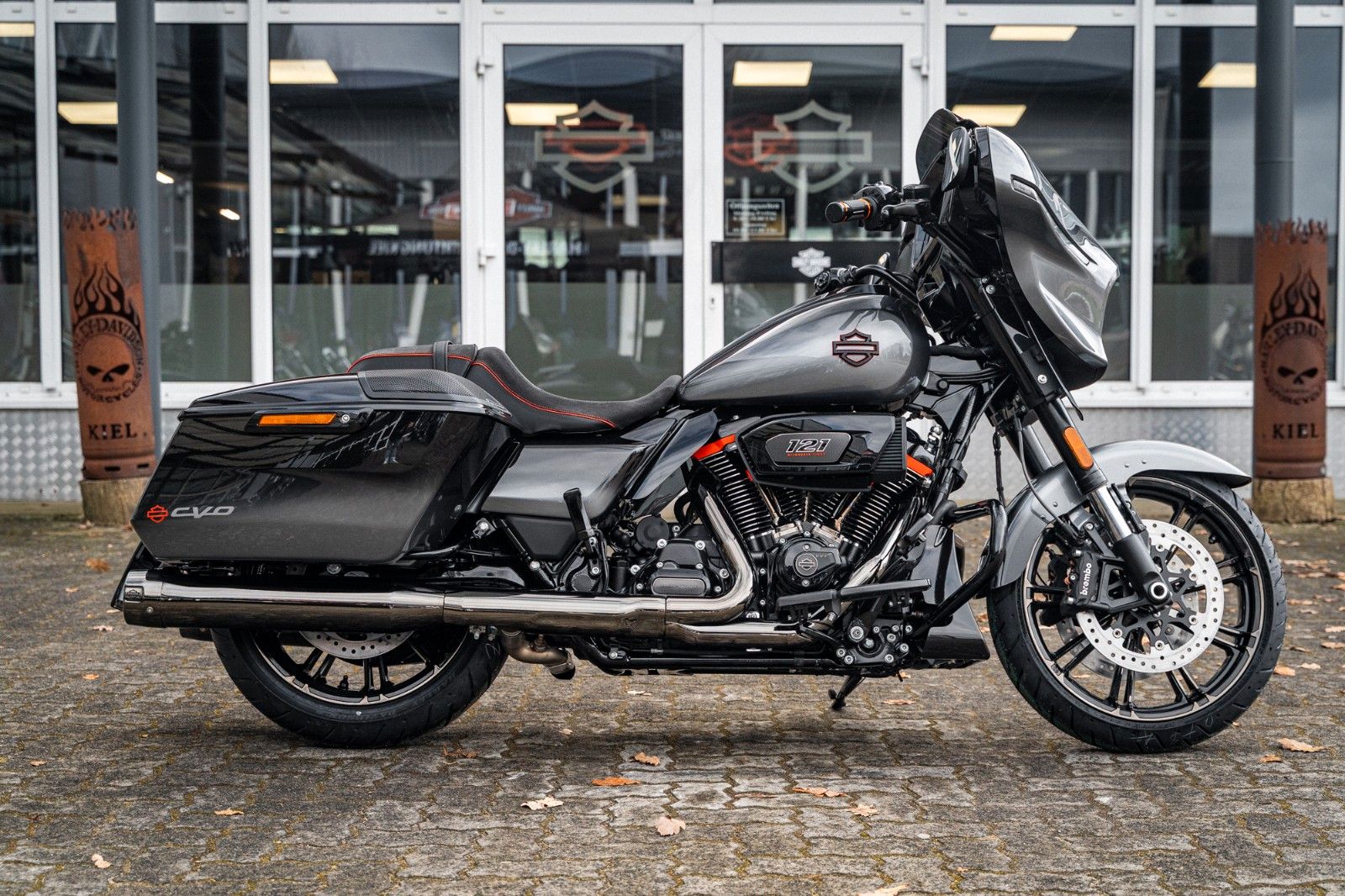 Fahrzeugabbildung Harley-Davidson CVO Street Glide  FLHXSE 121 CUI MY25 kurz. Ver.