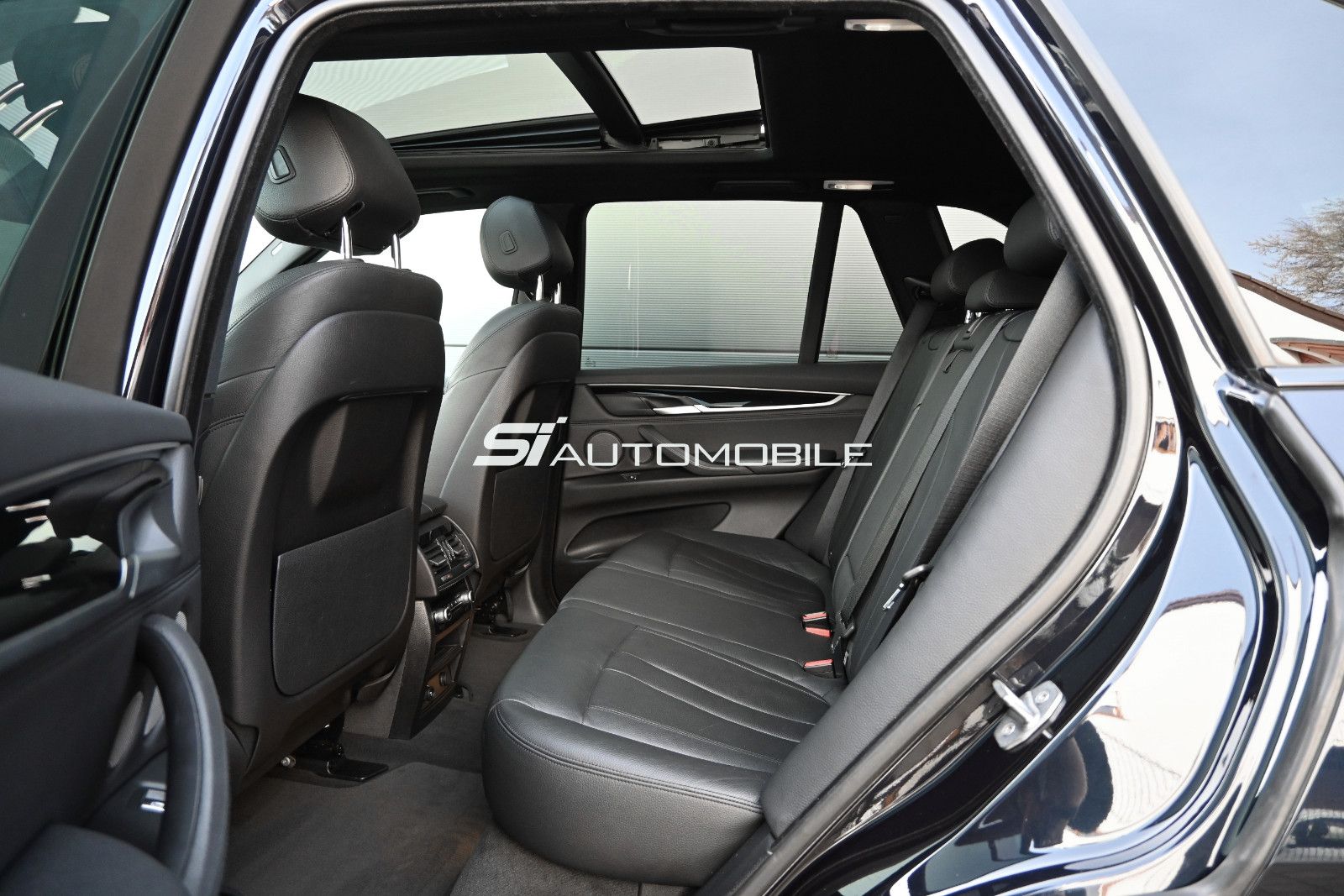 Fahrzeugabbildung BMW X5 xDrive30d M-Sport °ACC°AHK°STANDHEIZ°PANO°HUD