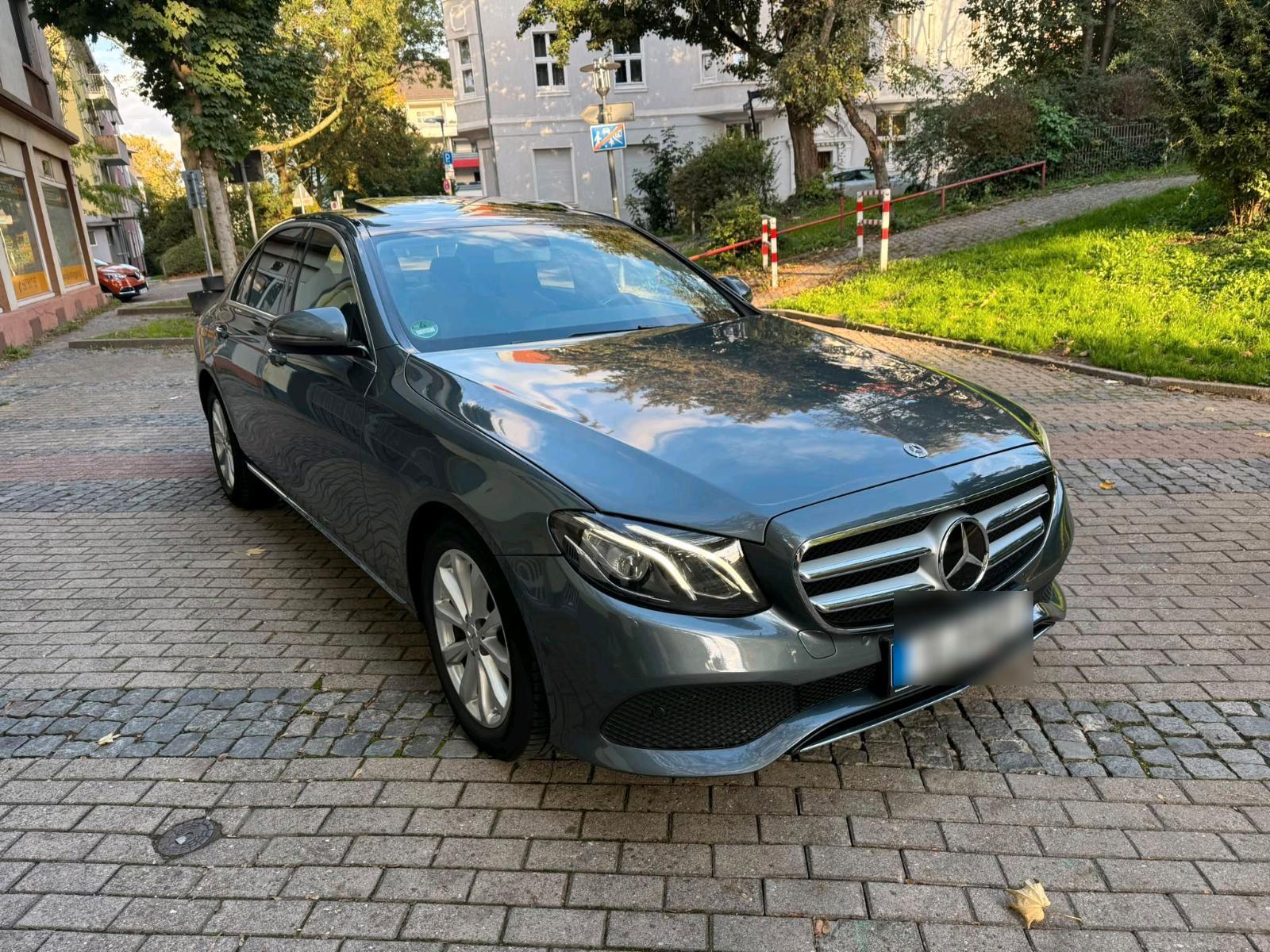 Mercedes-Benz E 220