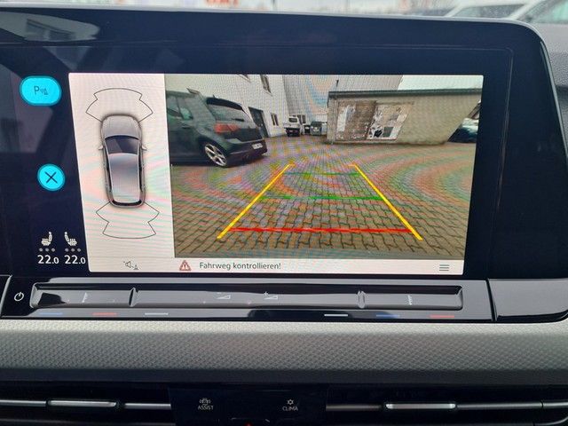 Fahrzeugabbildung Volkswagen Golf VIII TSI Move LED Navi AID RFK SH LM