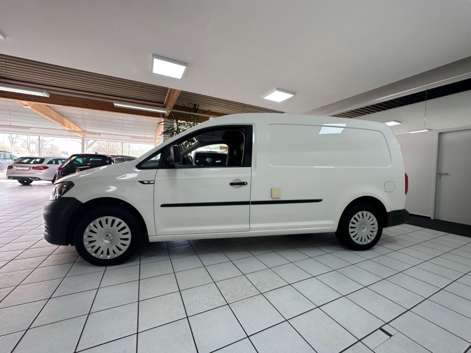 Fahrzeugabbildung Volkswagen Caddy Nfz Maxi Kasten BMT *Werkstatteinrichtung*
