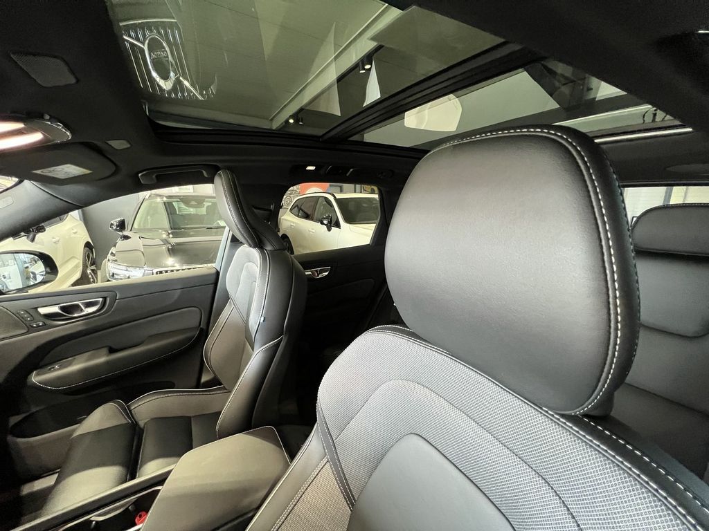 Volvo XC60 T6 Plus Black Edition Recharge AWD AHK 360°