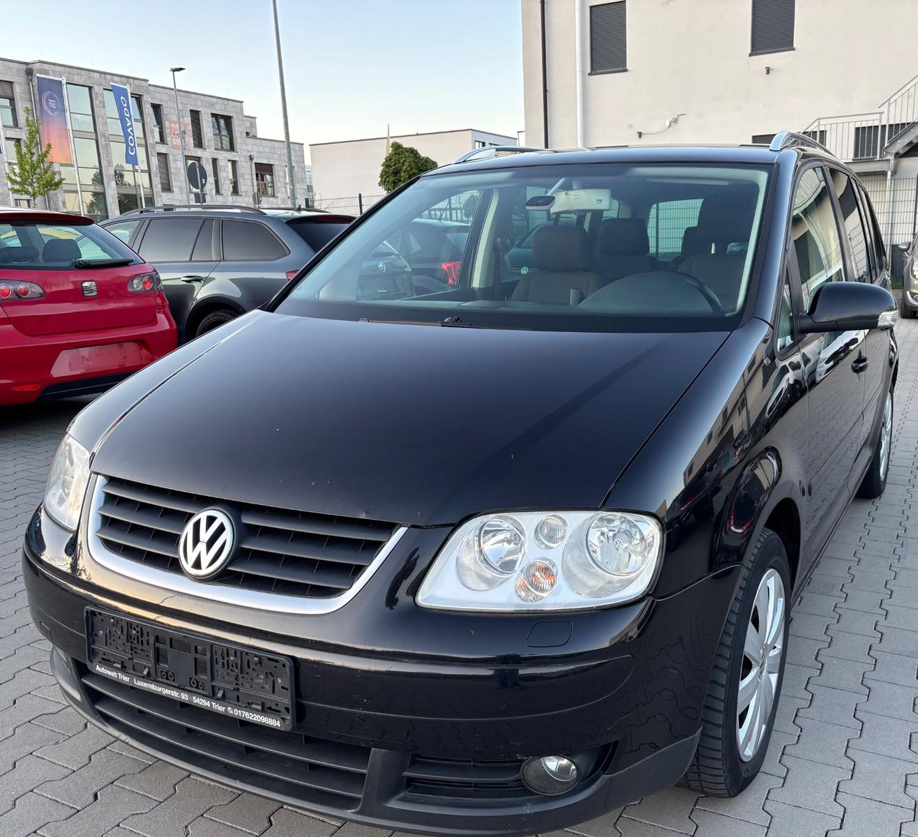 Volkswagen Touran Highline/Gute Ausstattung/2Liter/150PS