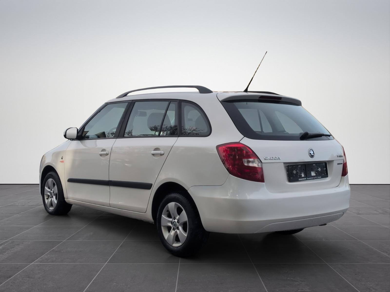 Skoda Fabia 2011 — interior