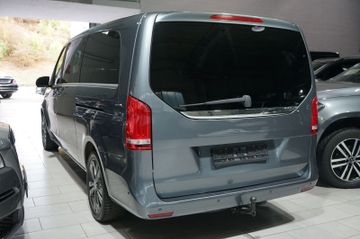 Mercedes V 220 - 4