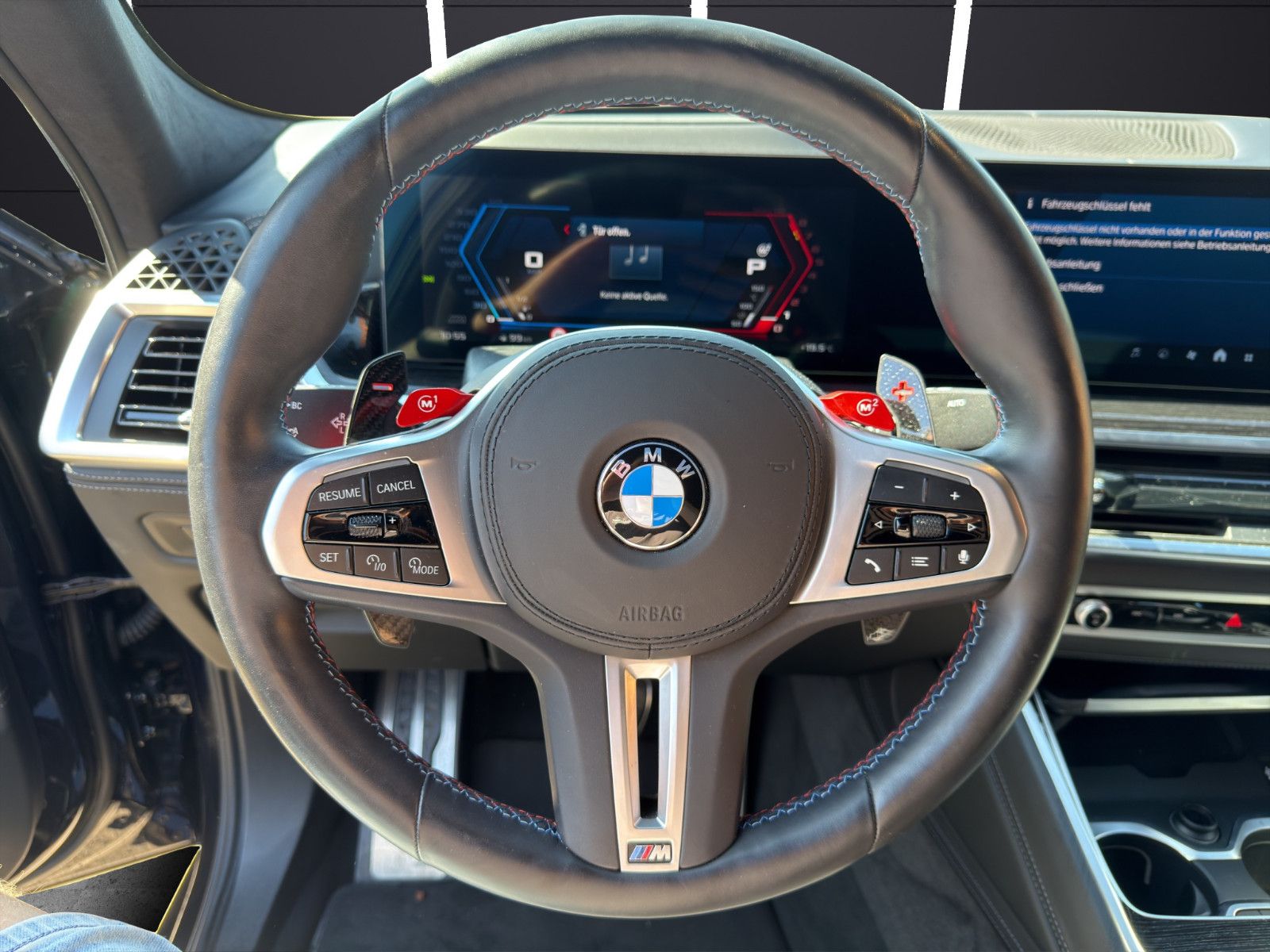 Fahrzeugabbildung BMW X6 M Competition/Massage/Shadow/360°/H&K