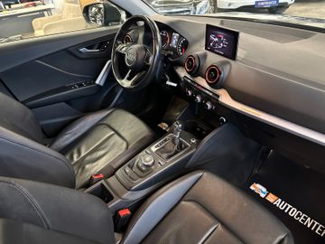 Audi Q2 quattro basis *2. Hand*Klima*SHZ*LED*AHK*MMI*