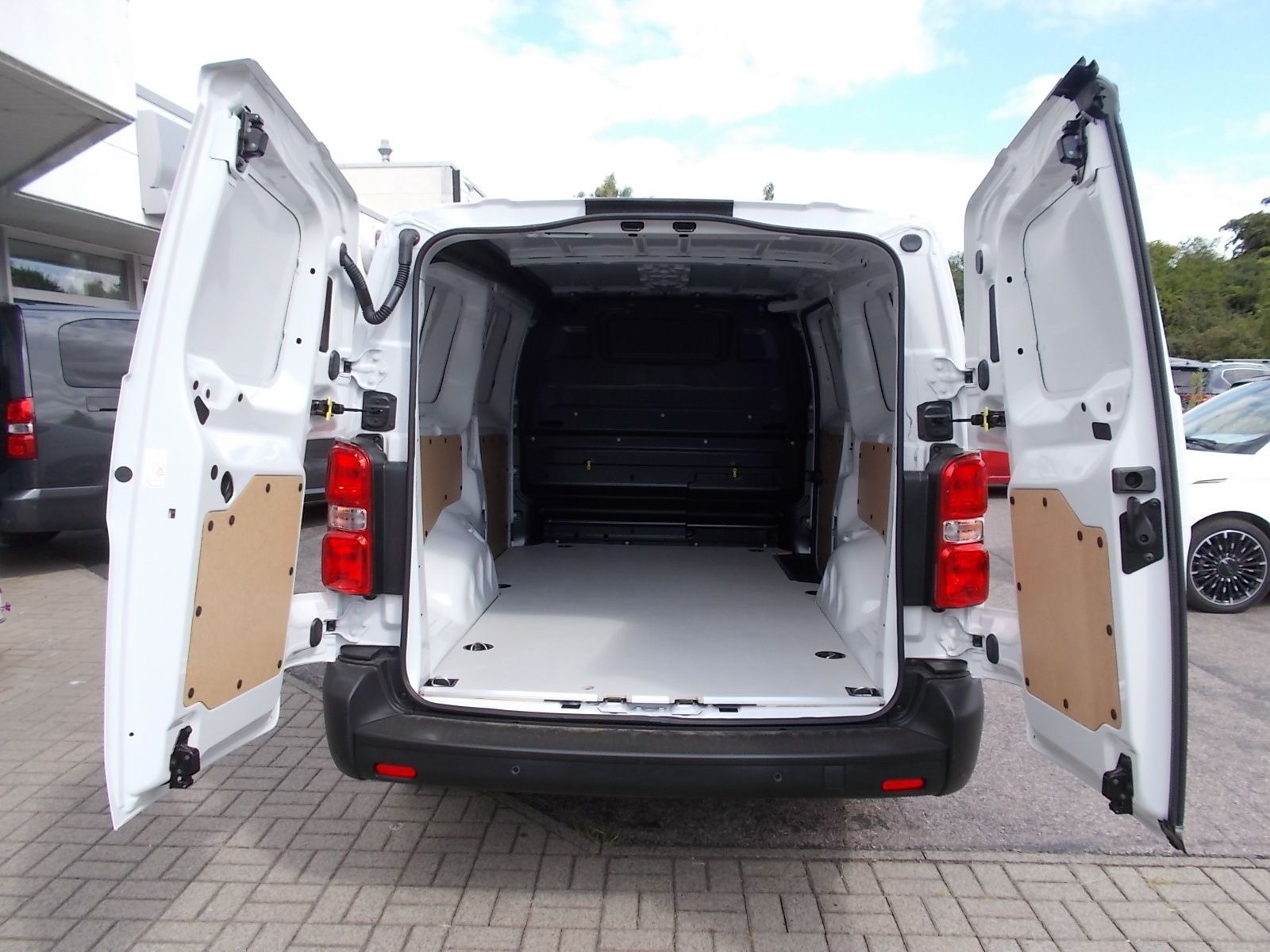 Fahrzeugabbildung Fiat Scudo KaWa L3 2.0 145 PS BlueHDi