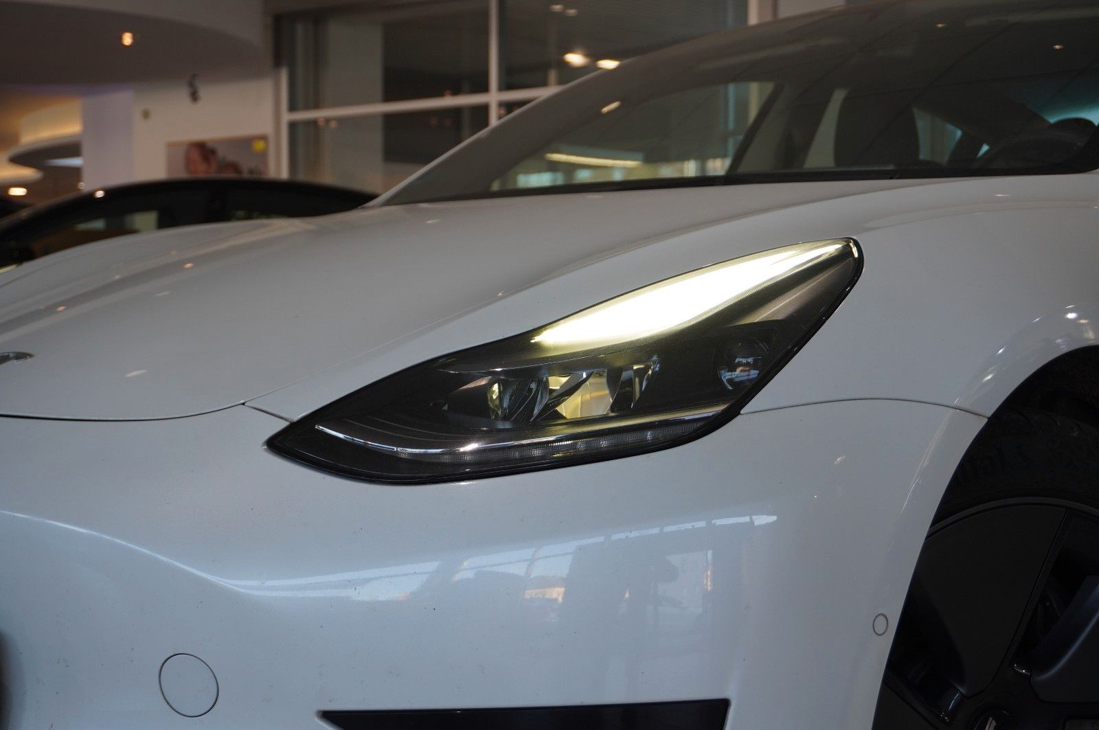 Fahrzeugabbildung Tesla Model 3 Standard Range Plus NAVI/KAMERA/SH/WÄRME