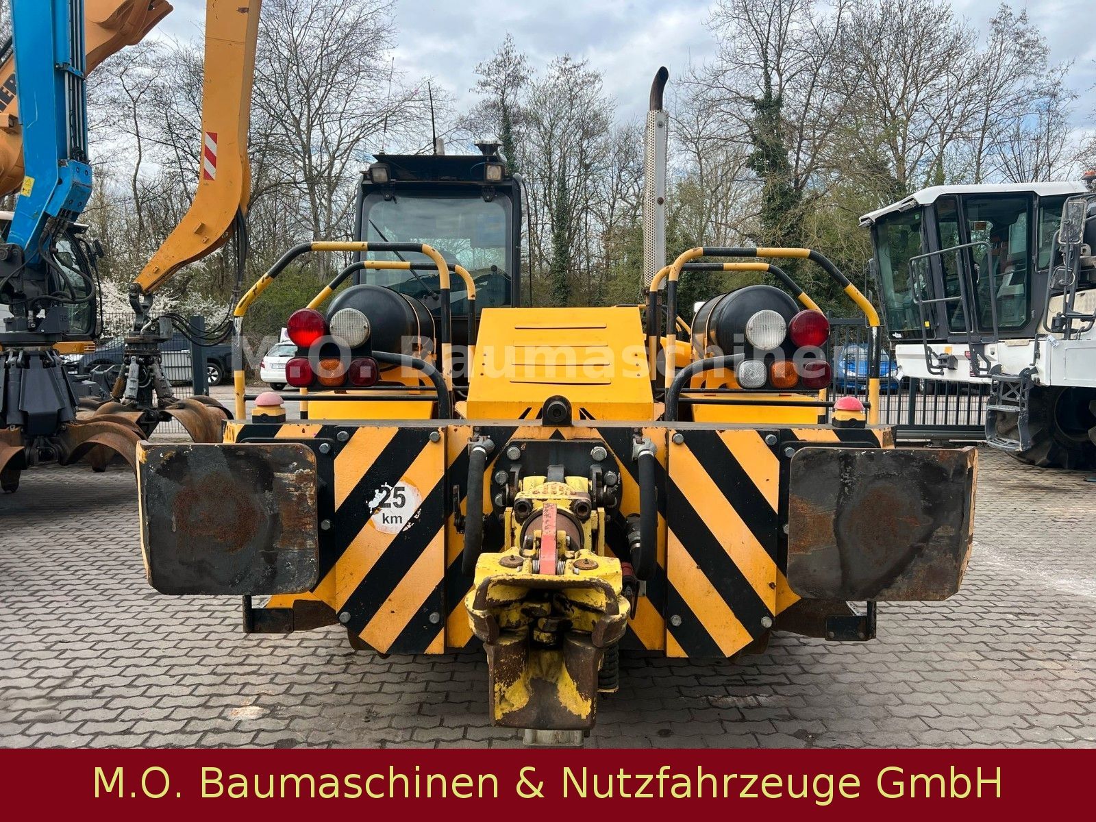 Fahrzeugabbildung JCB UCA Trac RB 18/Zweiwegefahrzeug/Lokomotive