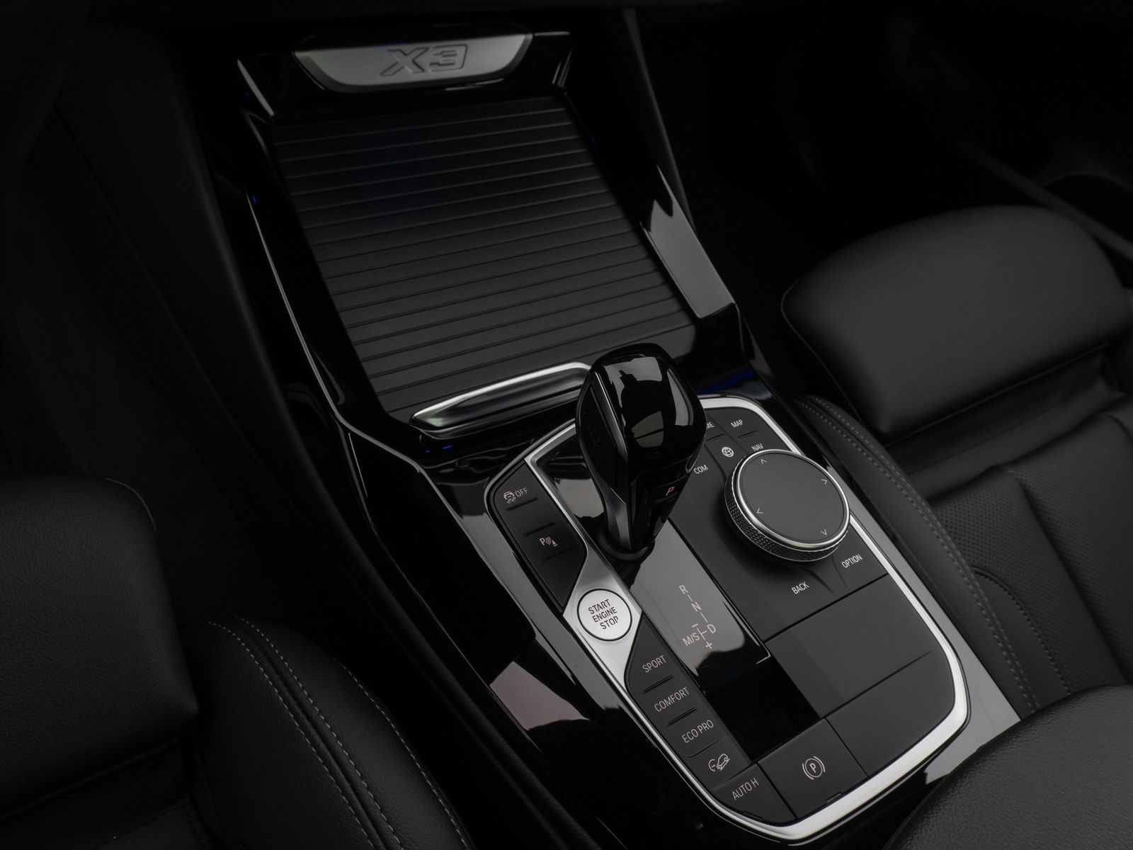 Fahrzeugabbildung BMW X3 xD20i M Sport Panorama Kamera HiFi DAB 19Zoll