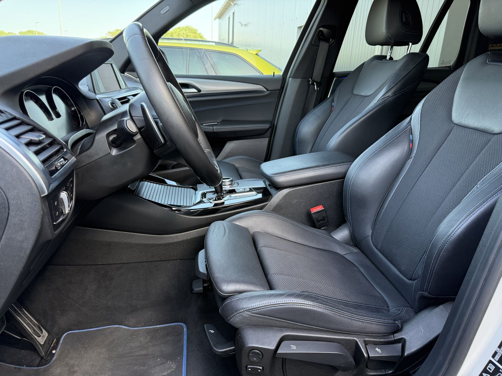 Fahrzeugabbildung BMW X3 xDrive20d M-Sport Aut. NAV+LED+PANO+20ZO+EU6