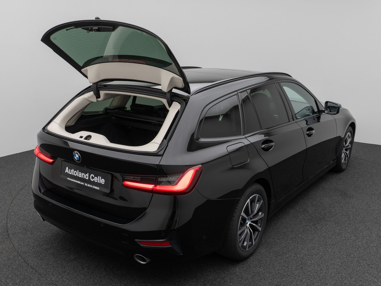 Fahrzeugabbildung BMW 320d  xD Sport Line Panorama Kamera HiFi Komfort