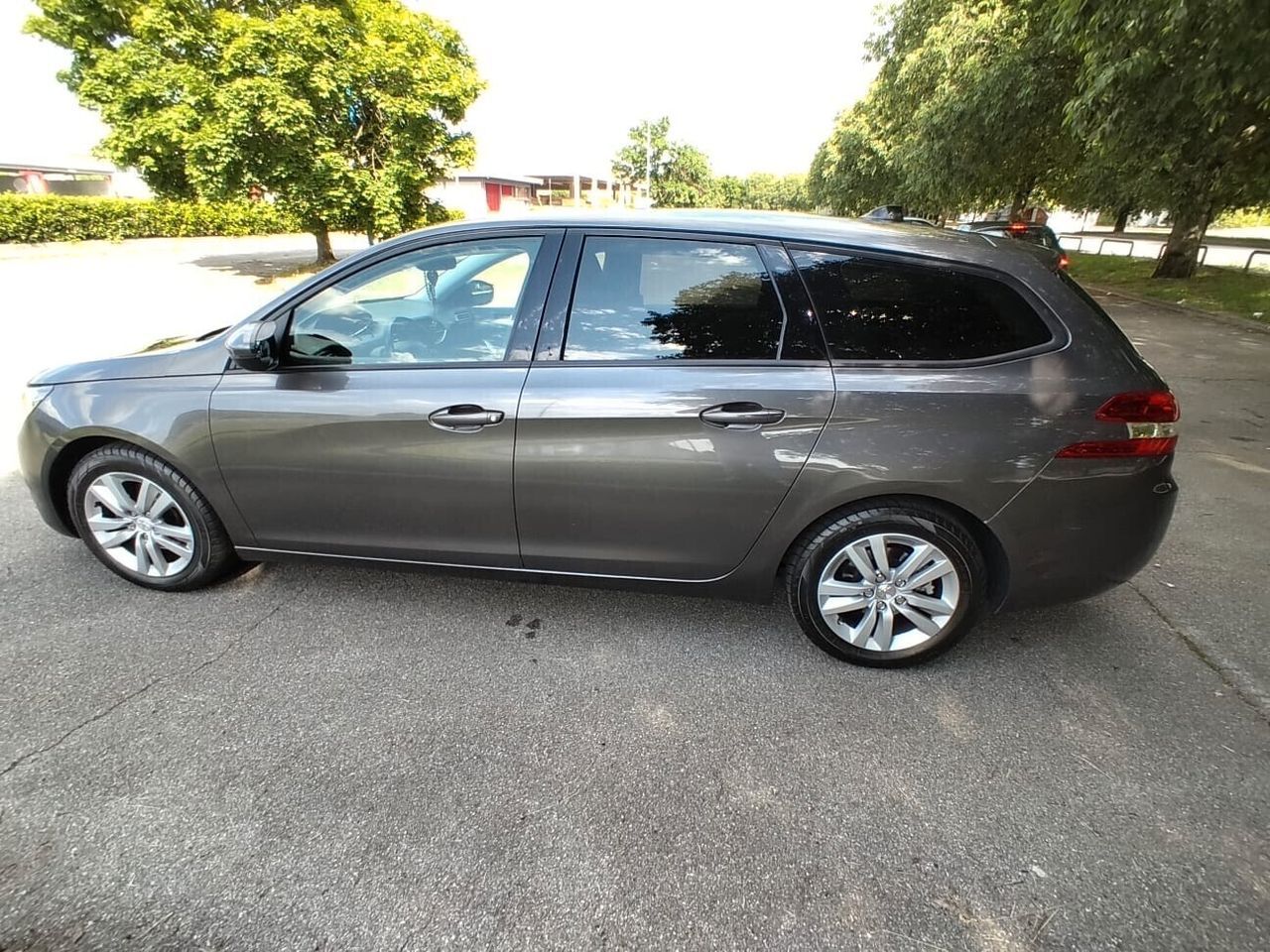 Peugeot 308 - 1