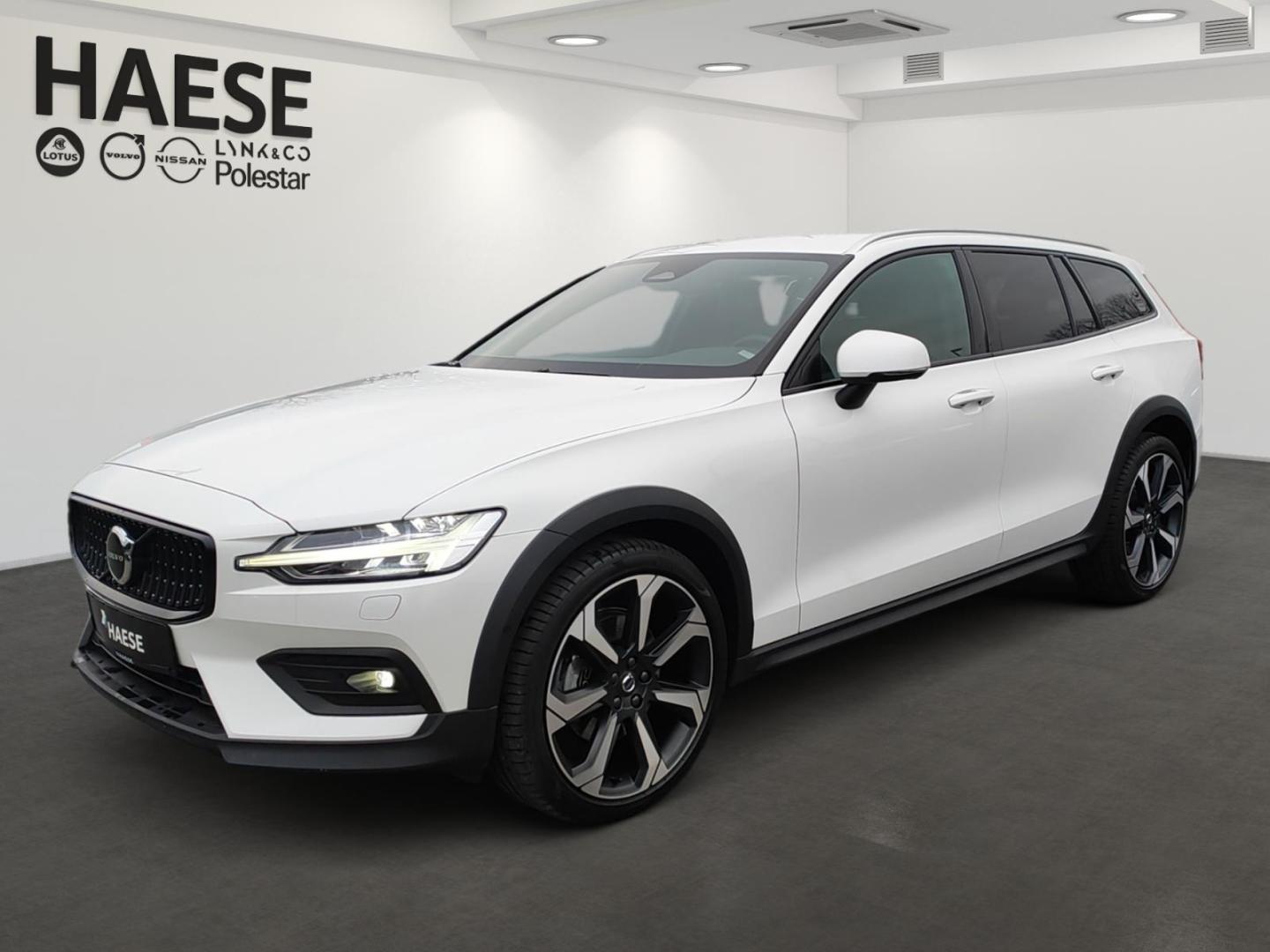 Volvo V60 Cross Country B4 Plus AWD el.AHK  Navi Leder