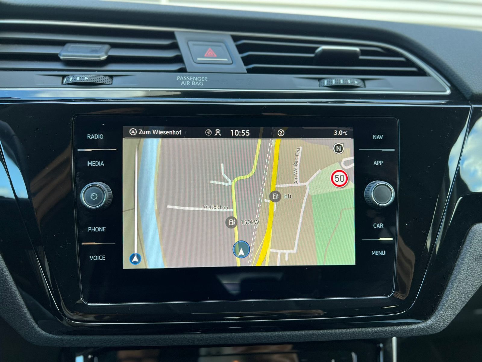 Fahrzeugabbildung Volkswagen Touran 1.4 TSI DSG Navi LED ACC