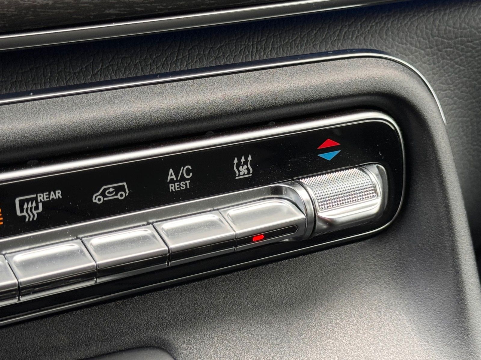 Fahrzeugabbildung Mercedes-Benz V 300 d 4MATIC AVA Extral AHK DISTRONIC Stdh