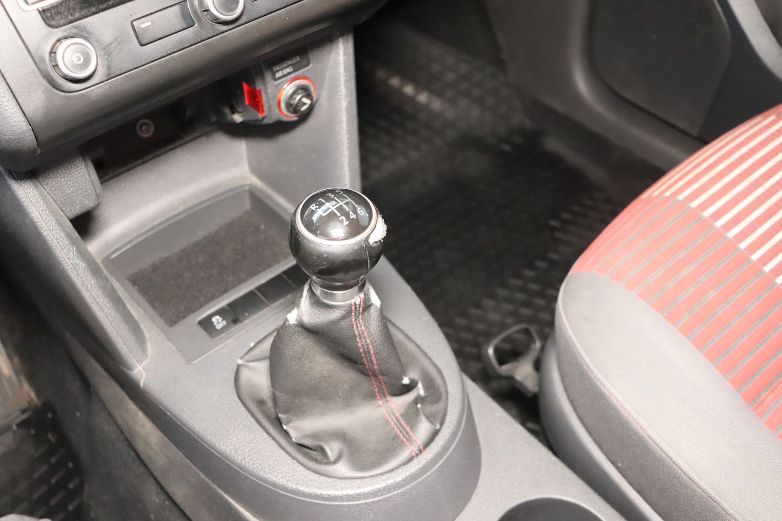 Fahrzeugabbildung Volkswagen Caddy 2.0TDI Roncalli * Navi * Sitzhzg. * PDC