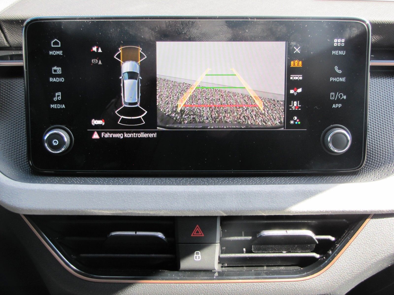 Fahrzeugabbildung SKODA Kamiq Tour 1.5l TSI 150PS