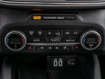 Ford Kuga Titanium X ABSTANDSTEMPOMAT LENK-PARKASSI.