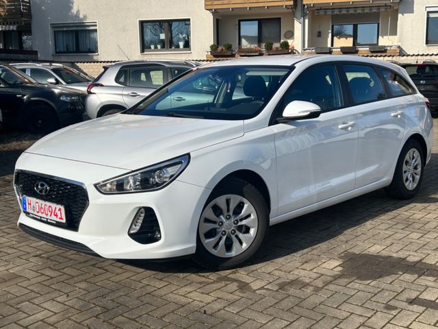 Hyundai i30 cw Select 1.4 Klima Multif.Lenkrad PDC EURO6