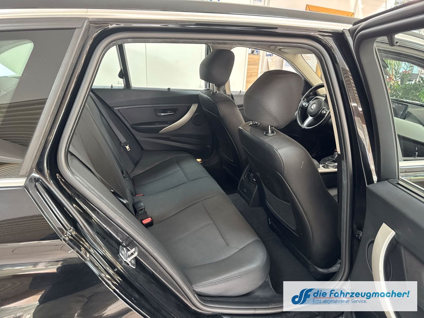 Fahrzeugabbildung BMW 320 dA Touring Navi Soundsy. El. Heckk. *EXPORT