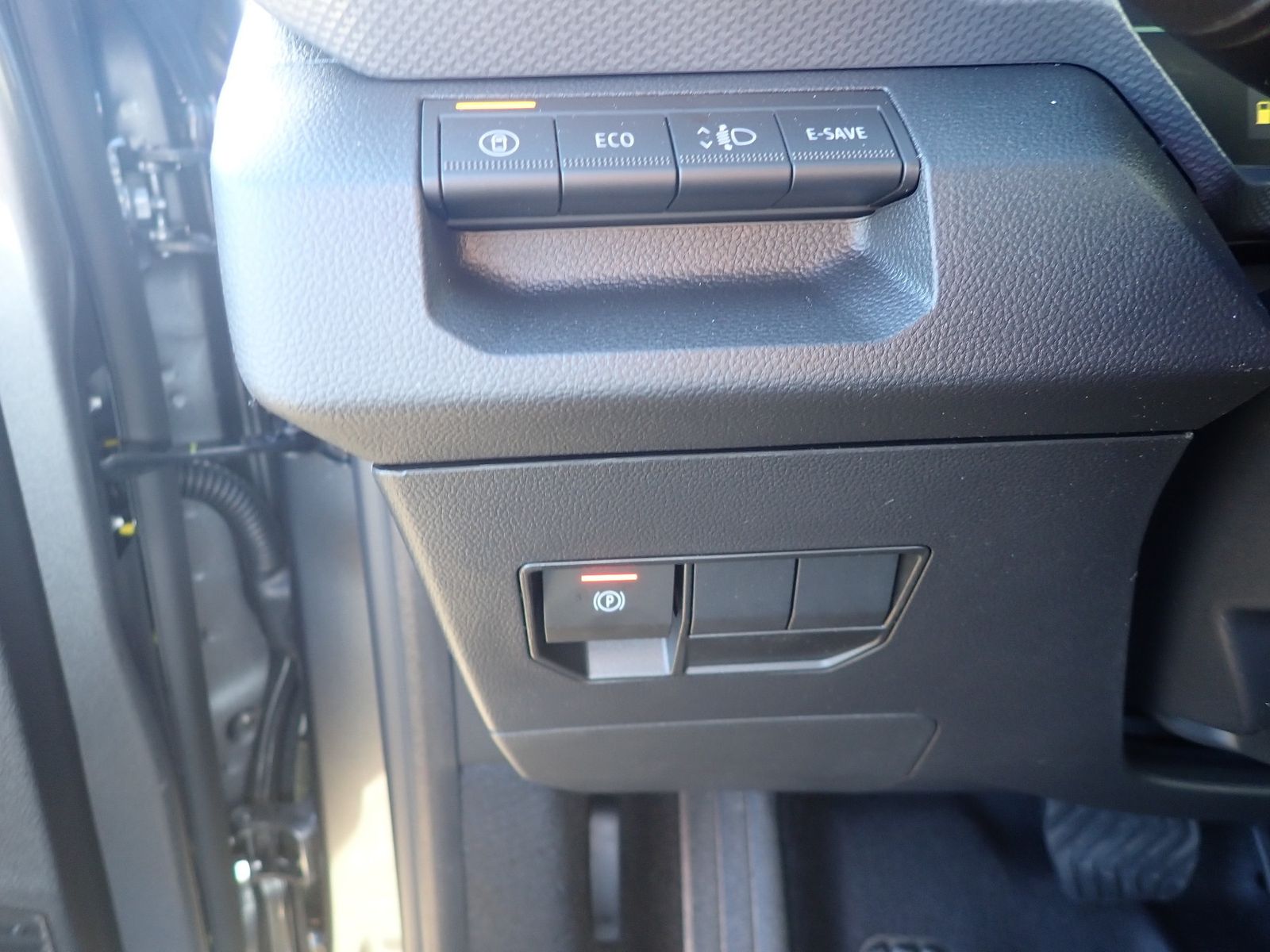 Fahrzeugabbildung Dacia Duster Journey Hybrid 155